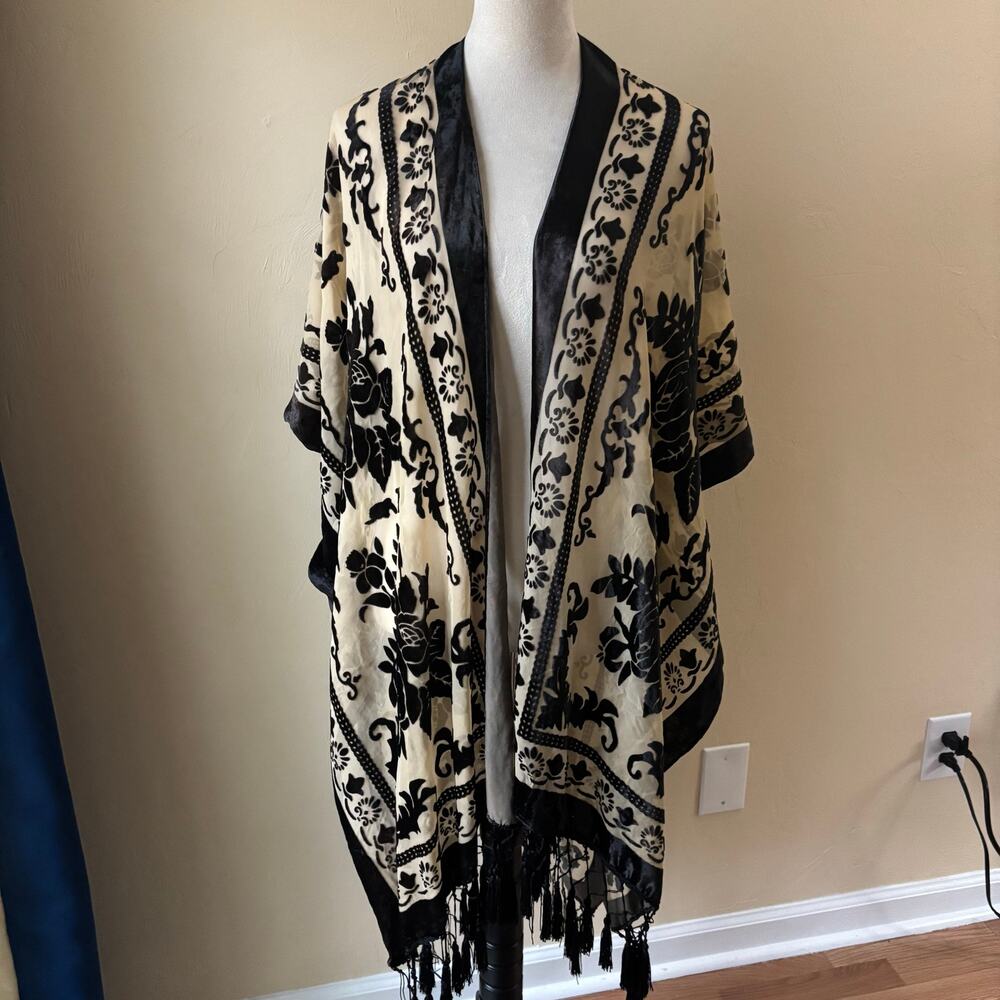 Free People Beige and Black Floral Velvet Kimono - Picture 2 of 11